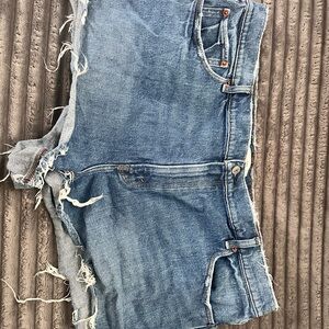 Abercrombie & Fitch The Mom Short High Rise 35/20